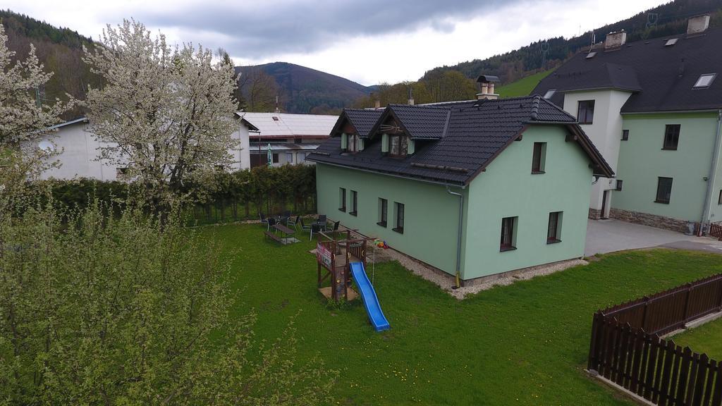 Apartmanove Ubytovani V Koutech Loucna nad Desnou Exterior photo